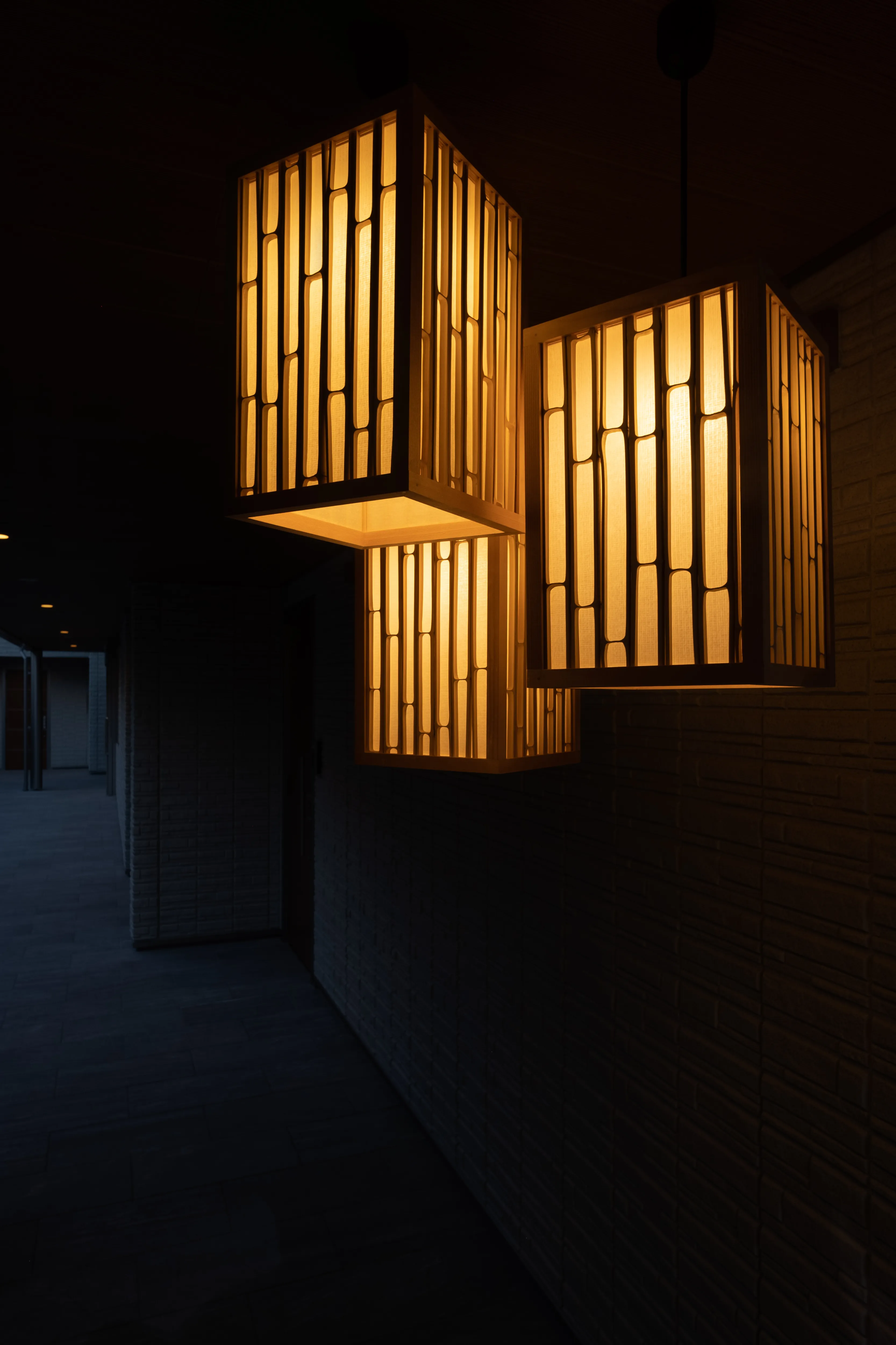 竹格子が映える和モダンな照明