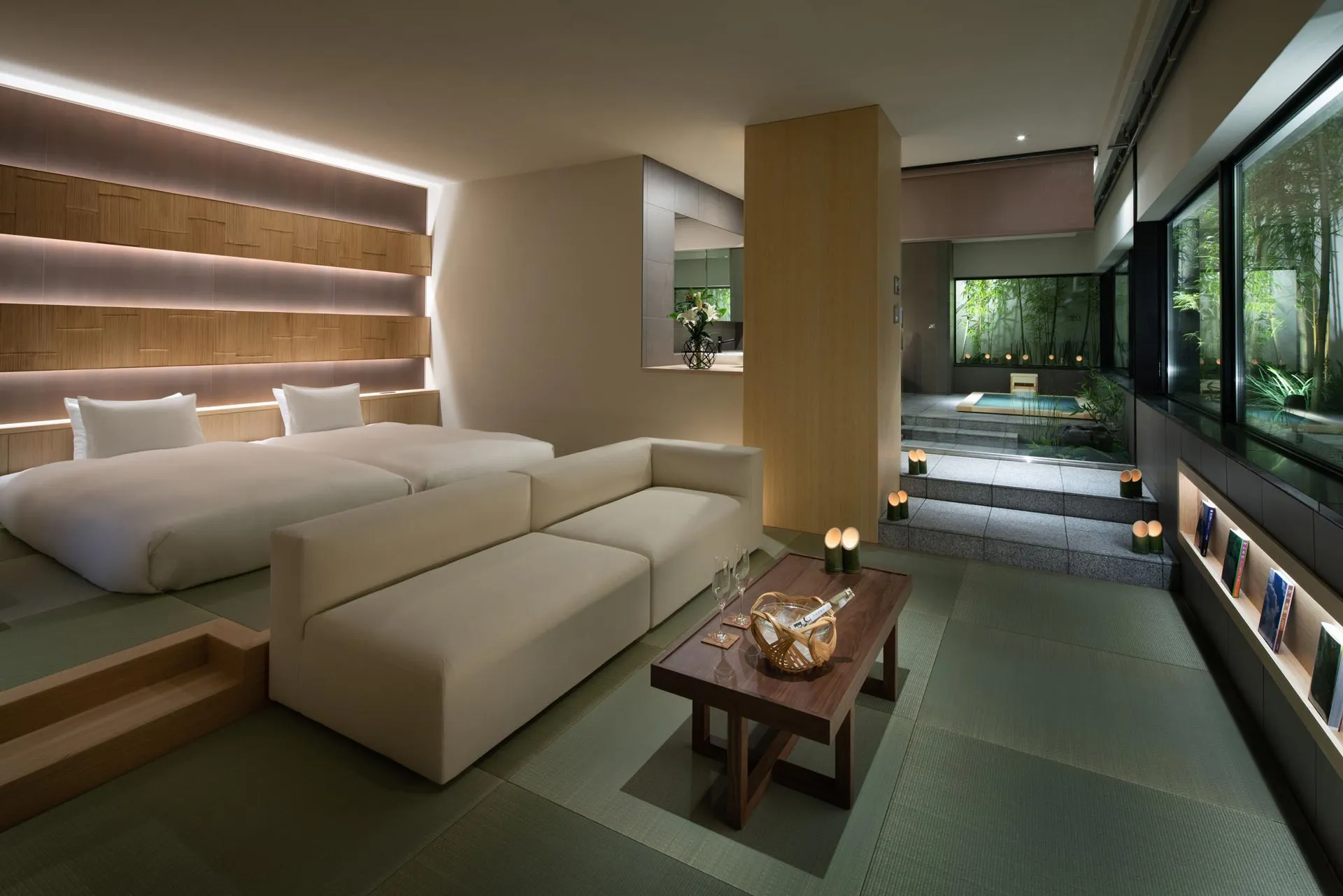 光の加減や見る角度によって竹の陰影が変化する客室