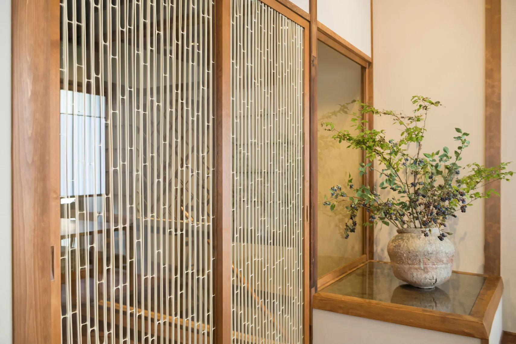 柾割竹を建具に採用したパーテーション